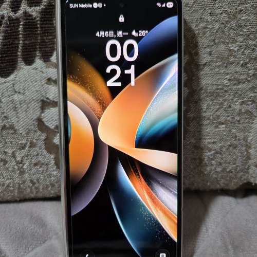 Samsung fold 4 12+256gb 金色