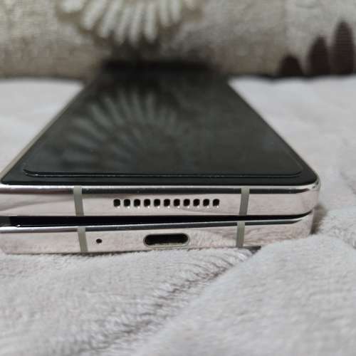 Samsung fold 4 12+256gb 金色
