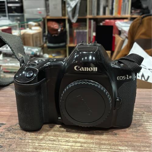 Canon Eos-1N camera