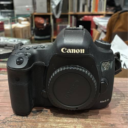 Canon Eos 5D mark lll camera