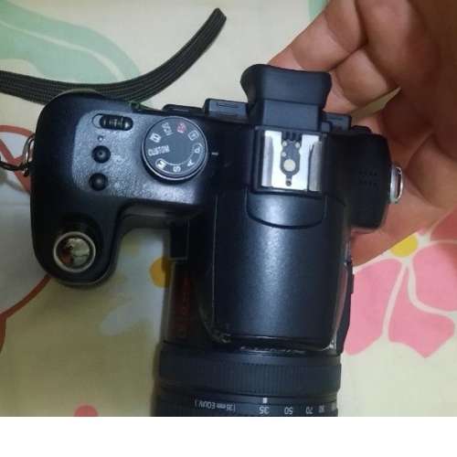 Panasonic fz 50 CCD 機。12x光學，約9成新，2電