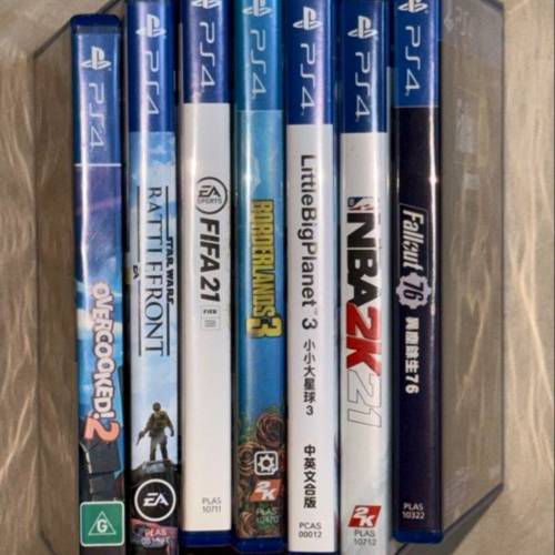 PS4 pro 1tb + 4 games同手掣