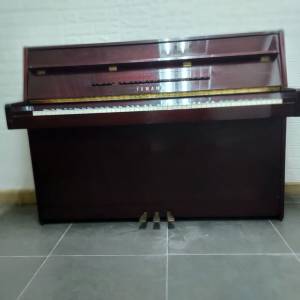YAMAHA C108 鋼琴