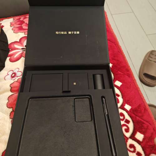 榮耀magic V2 至尊版 國行 16+1tb  升級換機 殘機 但功能良好 平價處理