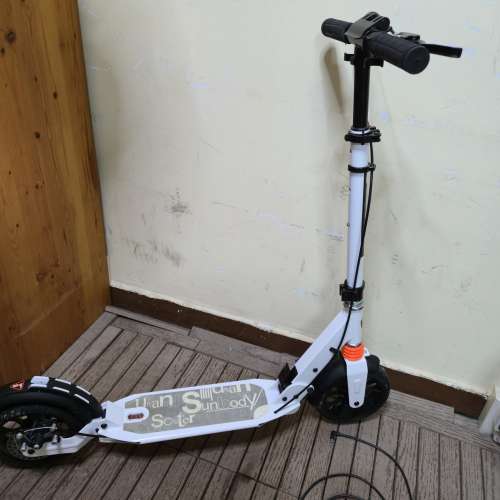 滑板車
