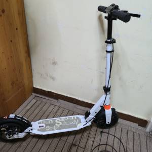 滑板車