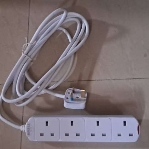 三位 / 四位電拖板