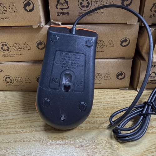 Lenovo M20 Mouse 有線人體工學光電滑鼠