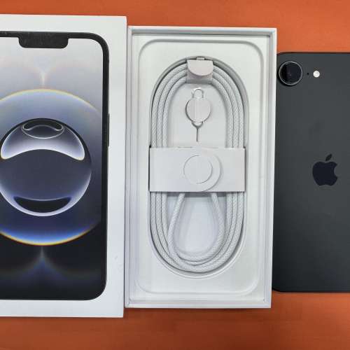 99%New iPhone 16e 128GB 黑色 香港行貨 蘋果保養到2026年6月26日 電池100% 全套有...