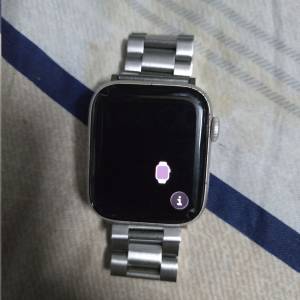 Apple Watch SE GPS, 44mm Starlight Aluminum Case﻿ with Black Unity Sport Loop