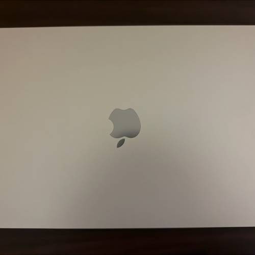 只用咗幾日Apple MacBook Air 15 M3 16+512GB - Starlight 星光色