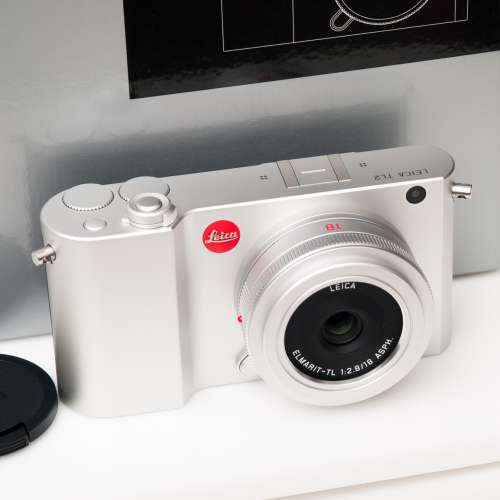 Leica TL2 silver + 18mm lens