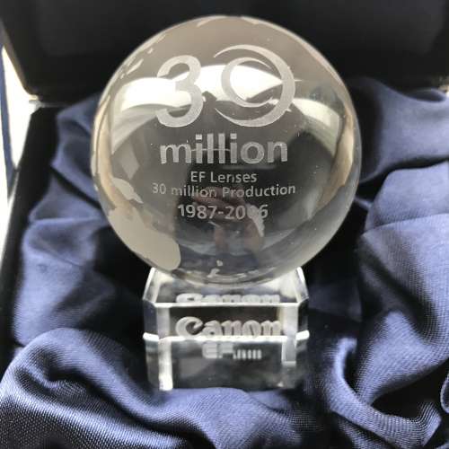 罕有 Canon 30 million Production 水晶球🔮 紙鎮 model Limited 紀念品 十分罕有收...