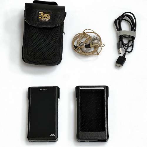 Sony WM1A 黑磚1 + UE Live Custom IEM + Dignis 黑色皮套 +  Vannuys