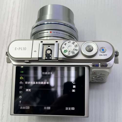 95% New Olympus Pen E-PL10 連 14-42mm f3.5-5.6 鏡頭, 三電一充, 深水埗門巿可購買