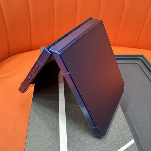 99%New Samsung Z Flip 7 5G 12+256GB 藍色 香港行貨 全套有盒有配件 自用超值