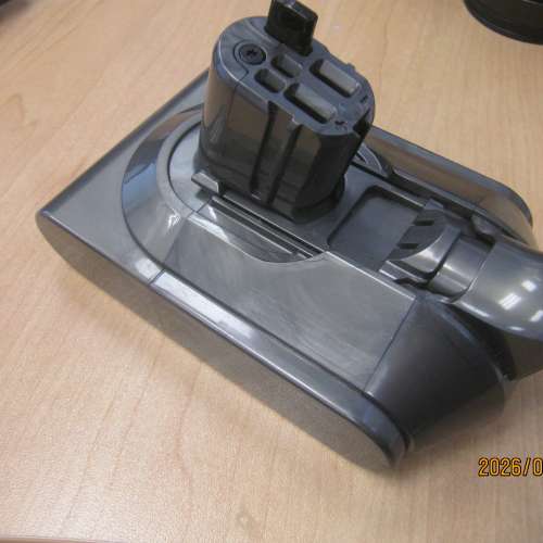 Dyson吸塵机 的電池連火牛