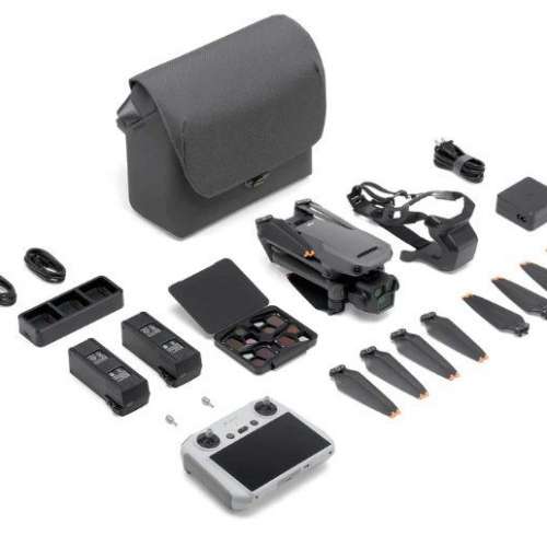 DJI Mavic 3 Pro Fly More Combo & DJI RC