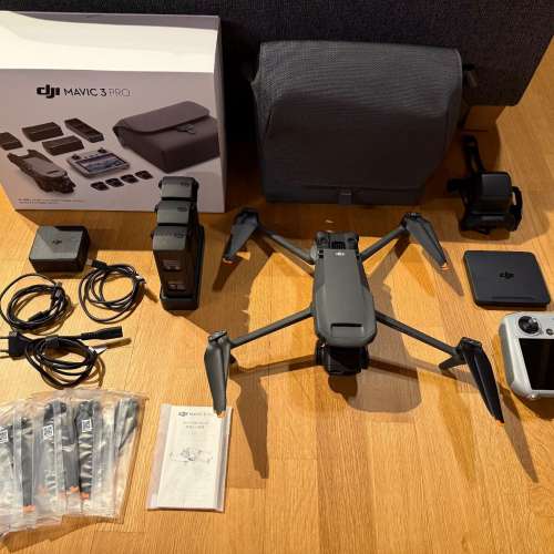DJI Mavic 3 Pro Fly More Combo & DJI RC