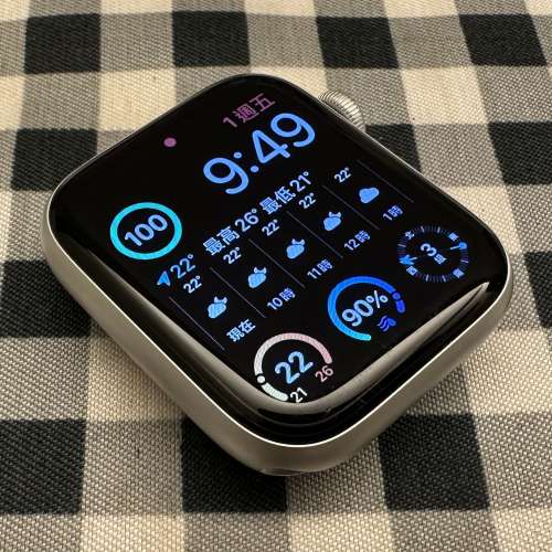 Apple Watch SE 2 44mm 星光色 行貨 95%新 電池健康度94% 非常少用和新淨 操作和功...