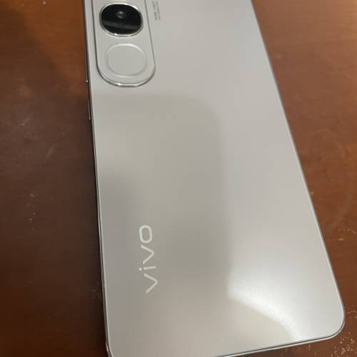 Vivo v40 lite
