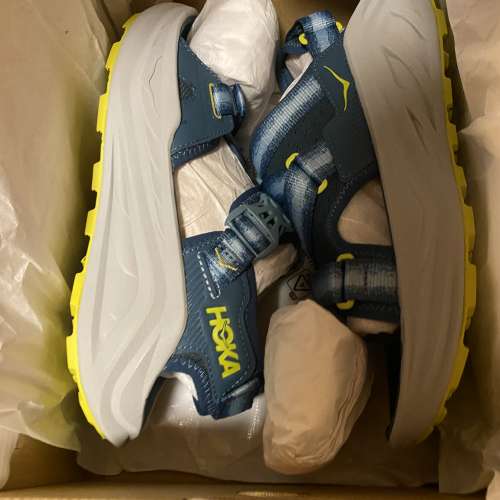 Hoka Infini Hike TC 全新