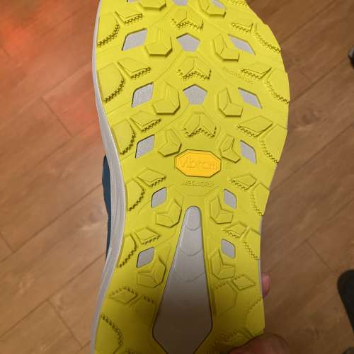 Hoka Infini Hike TC 全新