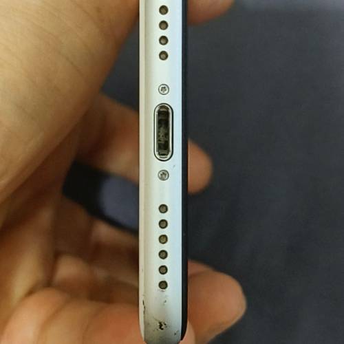 Iphone se2 128gb(85%新,功能正常)