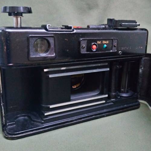 黑身 Yashica Electro35(叠影/黃班)對焦 梗鏡45mm F1.7菲林機,觀景器已抺,清昕無濛,...