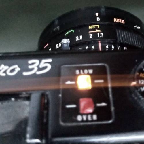 黑身 Yashica Electro35(叠影/黃班)對焦 梗鏡45mm F1.7菲林機,觀景器已抺,清昕無濛,...