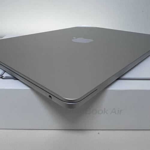 MacBook Air M2 2022 13.6" 8GB/256GB 全套齊 幾乎全新