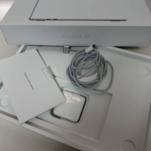 MacBook Air M2 2022 13.6" 8GB/256GB 全套齊 幾乎全新