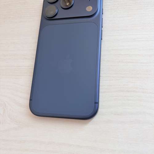 iPhone 17 Pro 512GB 深藍色【100%電池+145循環】【原廠保固至 9 月】