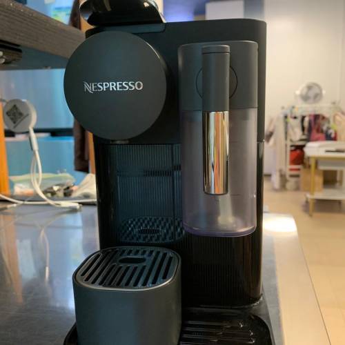 Delonghi Nespresso Lattissima One 咖啡機