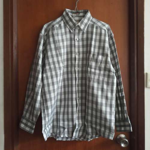 White-Grey Plaid Long-Sleeves Shirt &middot; 灰白格紋長袖襯衫