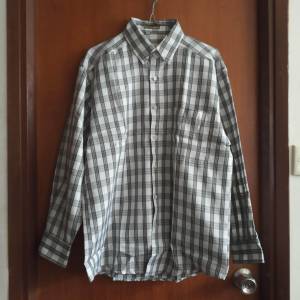 White-Grey Plaid Long-Sleeves Shirt &middot; 灰白格紋長袖襯衫