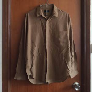 Brown Long-Sleeves Shirt &middot; 棕色長袖襯衫