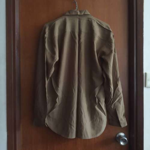 Brown Long-Sleeves Shirt &middot; 棕色長袖襯衫