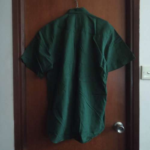 Dark Green Short-Sleeves Shirt &middot; 墨綠色短袖襯衫