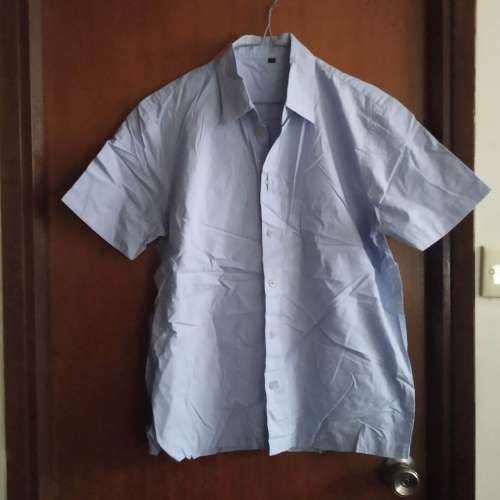 Light Blue Short-Sleeves Shirt &middot; 淺藍色短袖襯衫