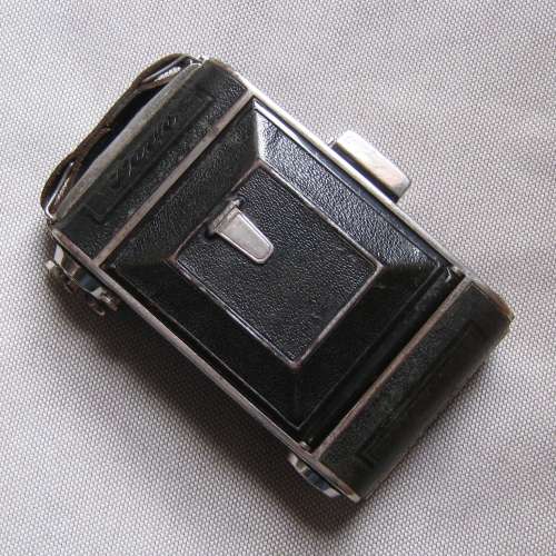 1936 WELTA PERLE with『JOE. SCHNEIDER & CO KREUZNACH SUPER XENAR lens』