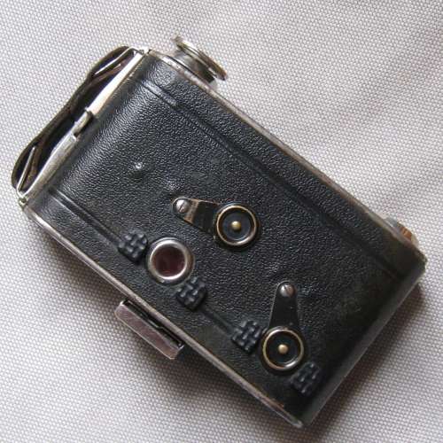 1936 WELTA PERLE with『JOE. SCHNEIDER & CO KREUZNACH SUPER XENAR lens』