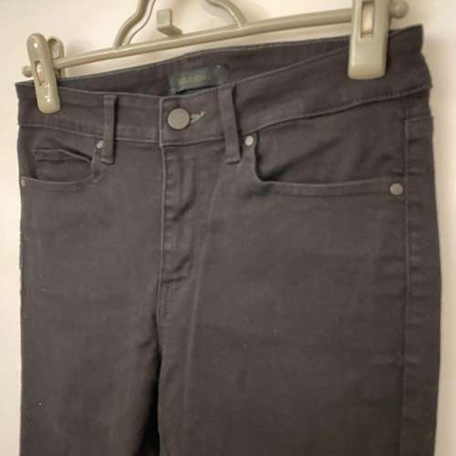 UNIQLO 女裝黑色修身有彈性牛仔褲 Size 27