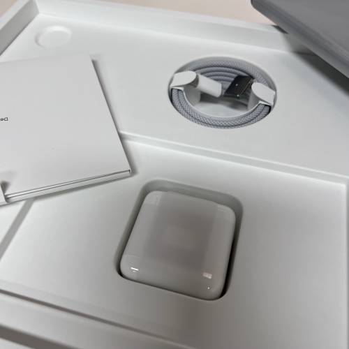 MacBook Air 13.6" M2 2022年款16GB+512GB 全新只拆封 保到2026年12月18號