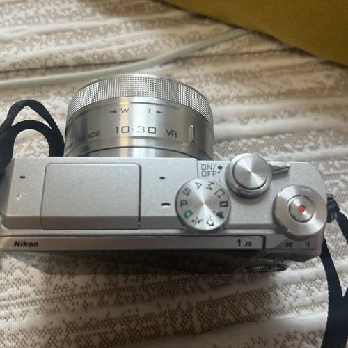 nikon 1 j5 with 10-30mm len