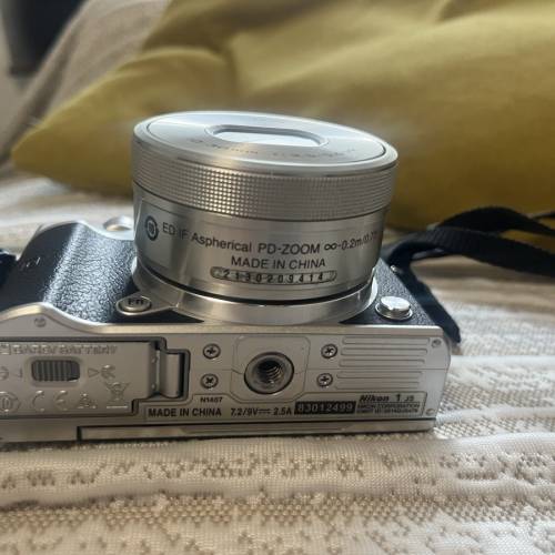 nikon 1 j5 with 10-30mm len