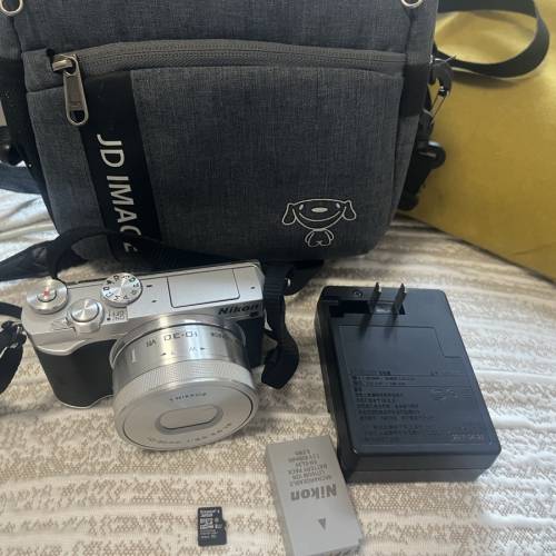 nikon 1 j5 with 10-30mm len