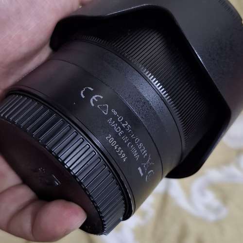 NIKON NIKKOR Z 35mm f/1.8 S (鏡身底邊位有少少甩色)