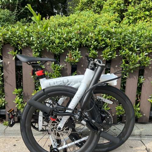 ( 最新款 NEO 20吋 40T飛輪 ) JAVA NEO 9速 桶軸油剎 20吋 406 鋁合金折叠車  ( 三...