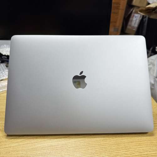Apple MacBook Pro 13 [2020] (10代4核 i5 / Touch Bar / MacOS 15 Sequoia / 永久...